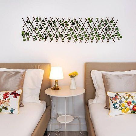 Urban & Trendy Duplex Close To Lx Factory By Trip2Portugal Lisbon Exterior photo